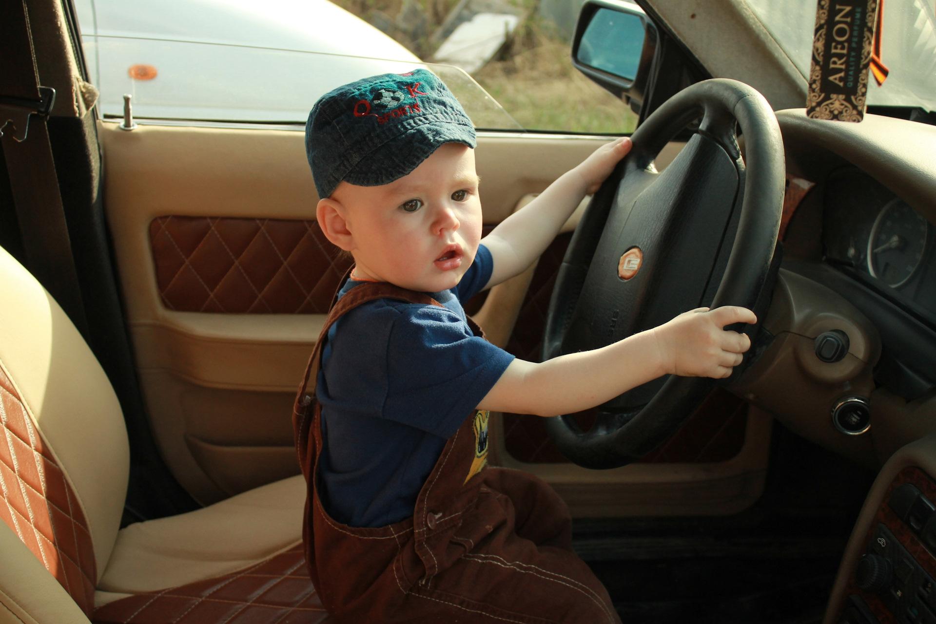 Как пользоваться автомобилем сына. Машина для сына. Машина для папы. Папину машину. Фотосессия с сыном и машиной.